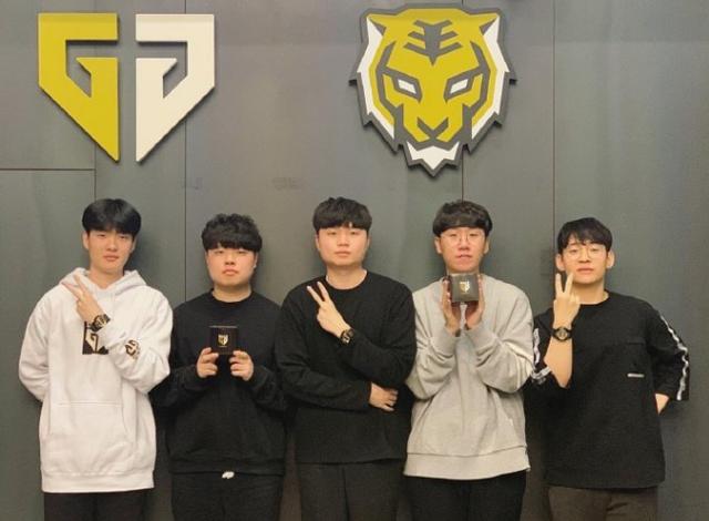 他们从开场 他们从开场