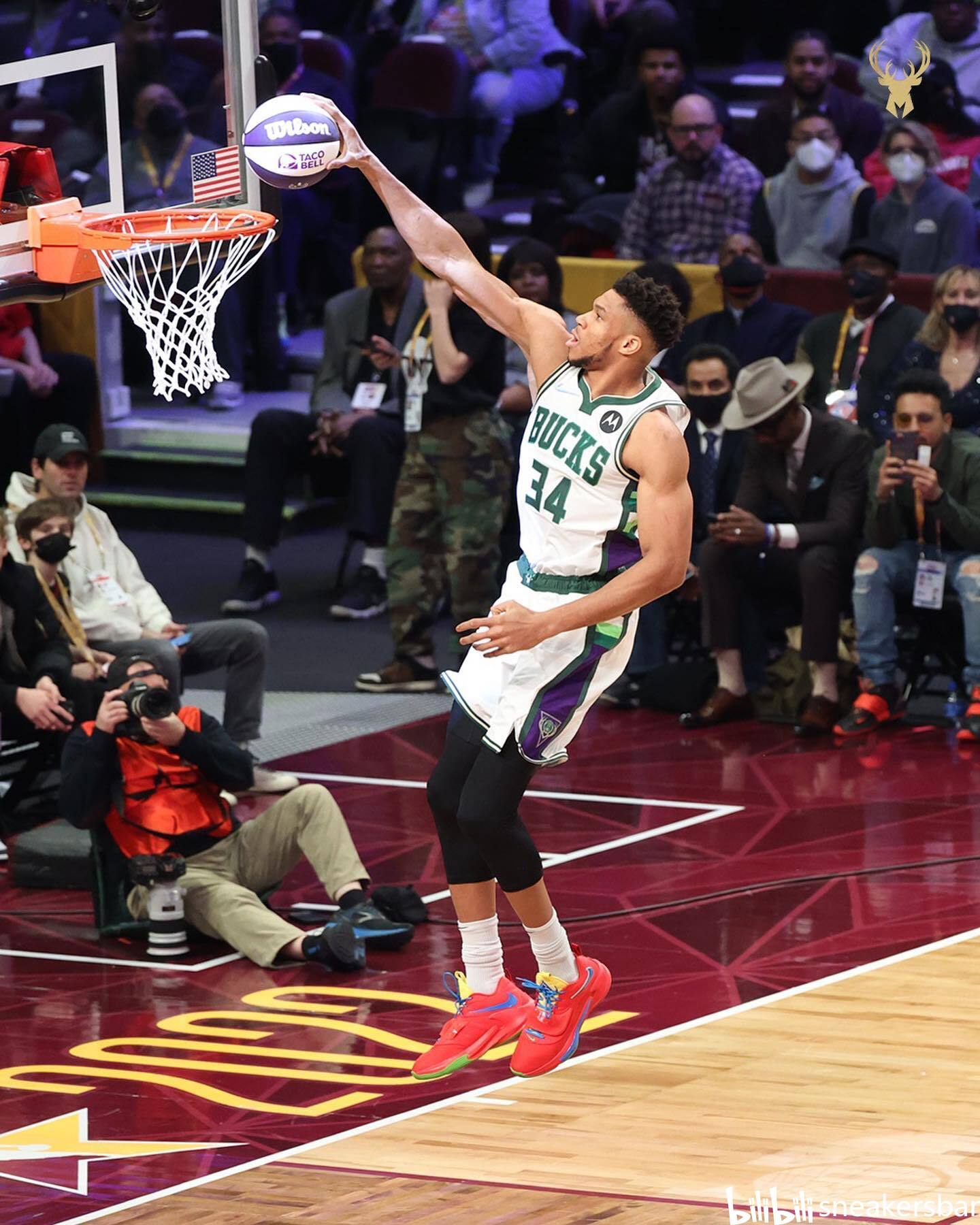 在攻防两端 在攻防两端